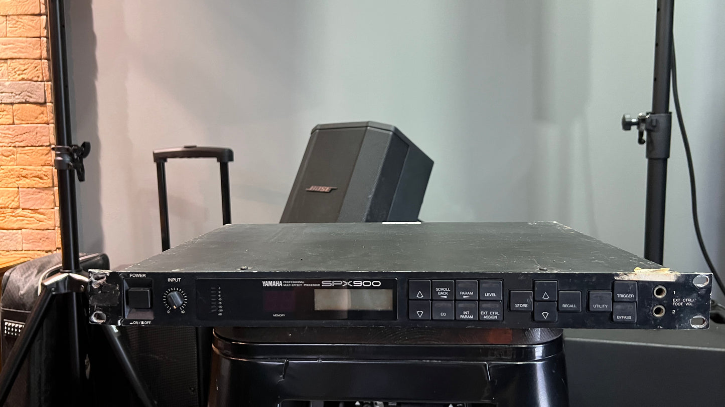 Yamaha SPX900 Professional Multi-Effect Processor (Used)
