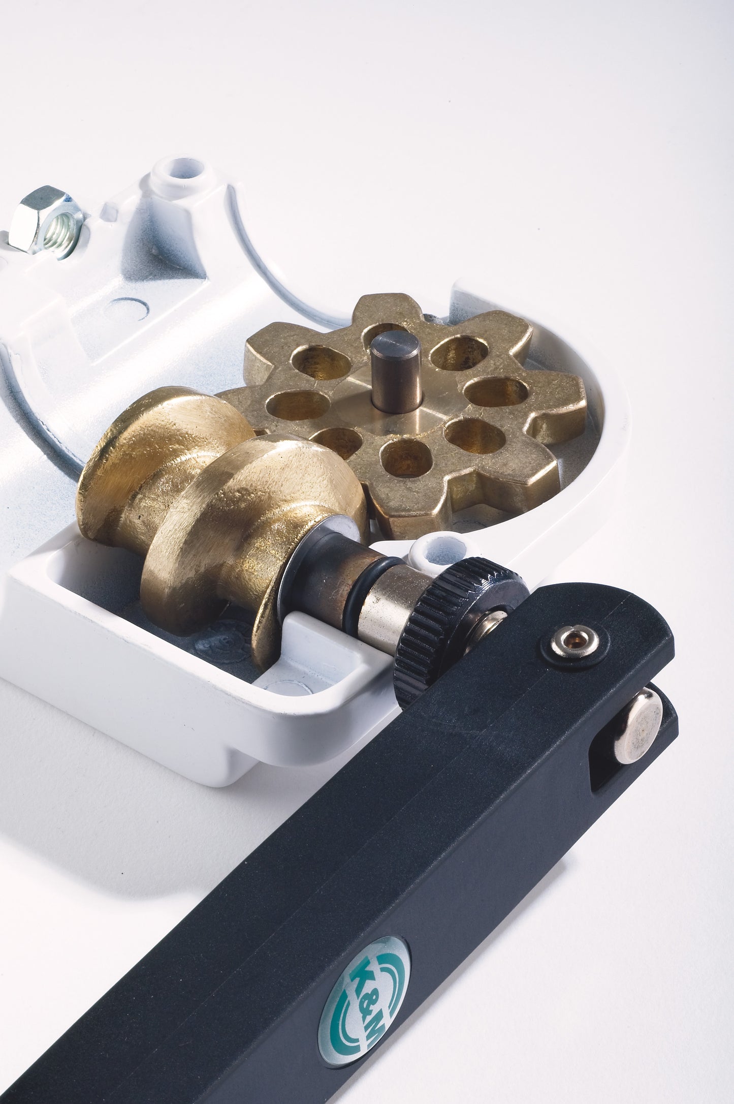 K&M Distance Rod w/M20 Threaded with Hand Crank for Subwoofer to Loudspeakers