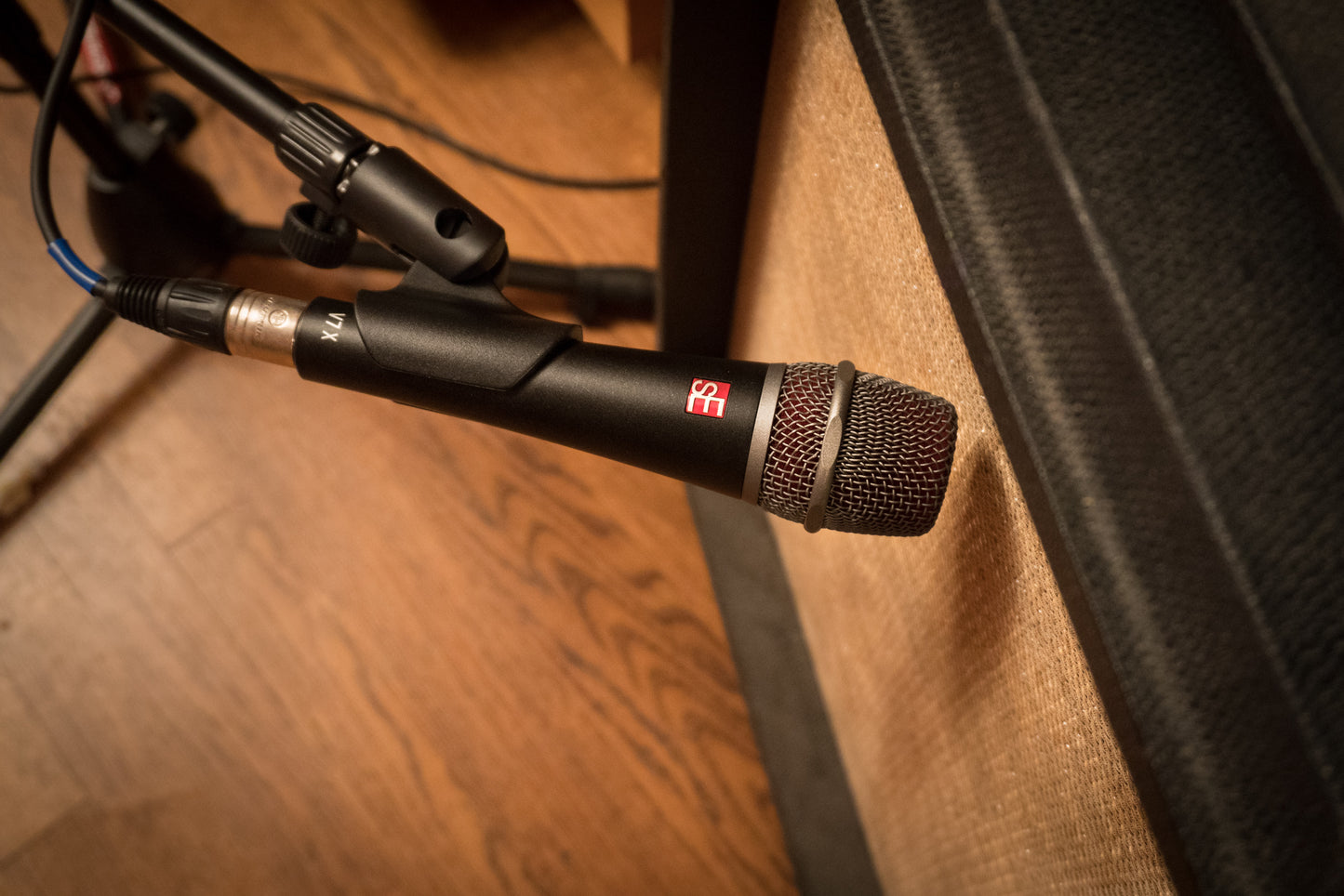 sE Electronics V7 X - Supercardioid Dynamic Instrument Microphone