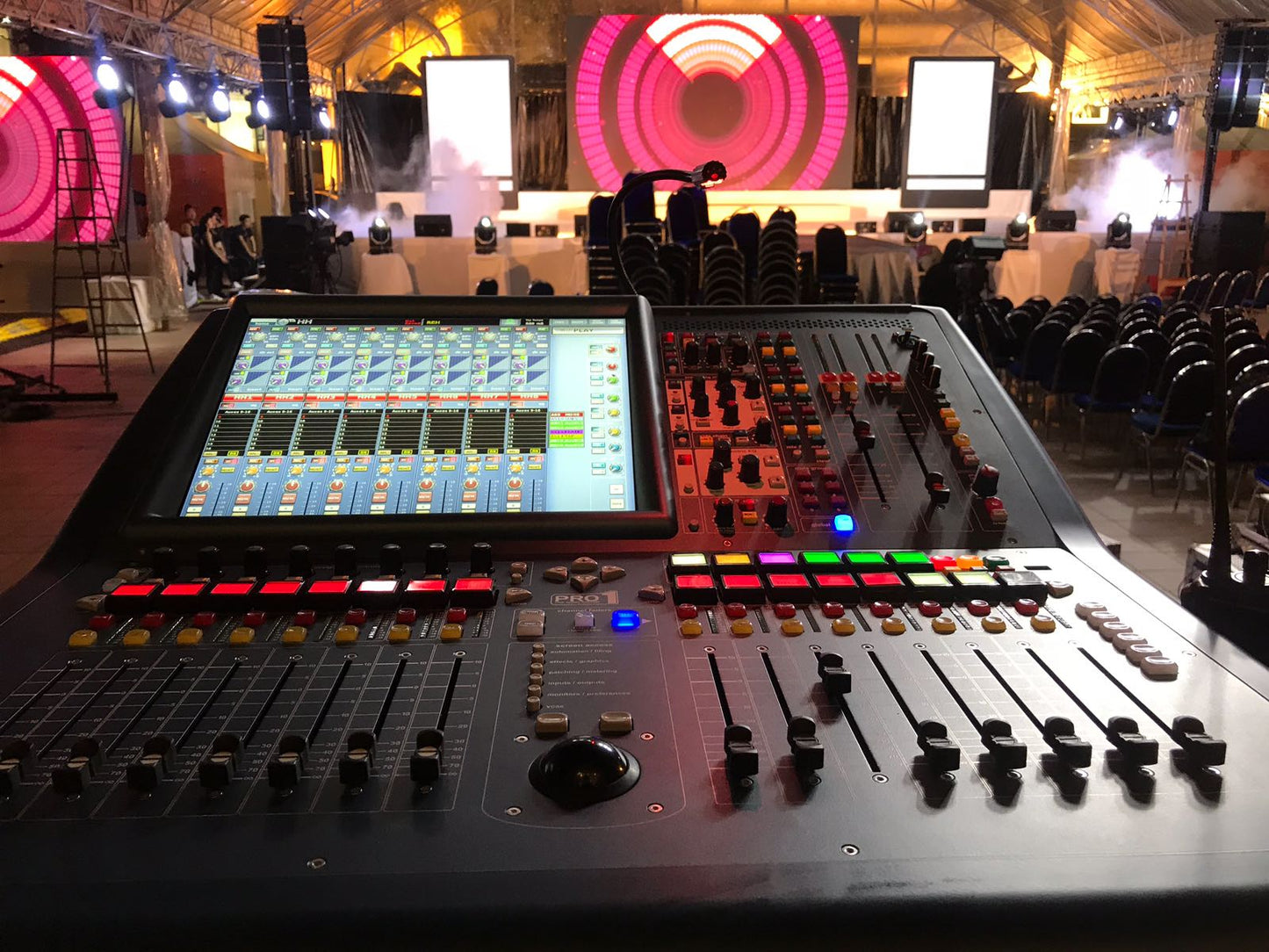 Midas PRO1-IP 40-channel Digital Mixer with DL153 Stagebox (Used item)(SOLD)
